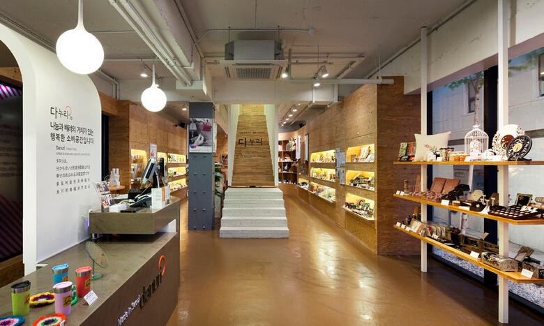 ���b���b���O(sh��)Ӌ(j��)���ȺϷ�׿��(chu��ng)�b�˾