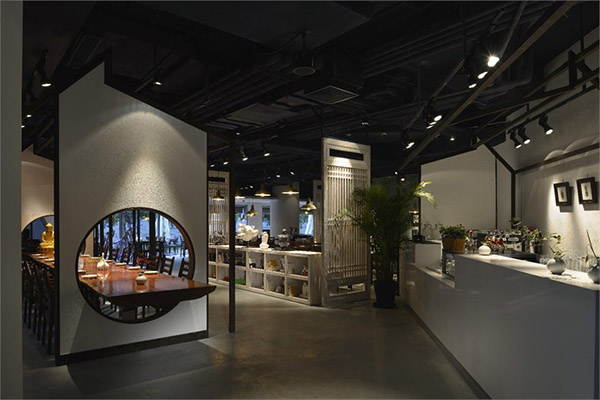 �в͏d�b���Ă���˾���^���V����