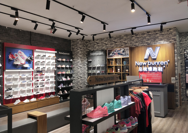 �Ϸ�Ь�ꌣ(zhu��n)�u(m��i)���b���ļҺÃr(ji��)��Ҳ���F