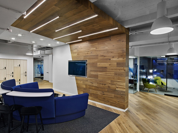 �Ϸ��k�����b���Ă�(g��)�ڱ����^��?